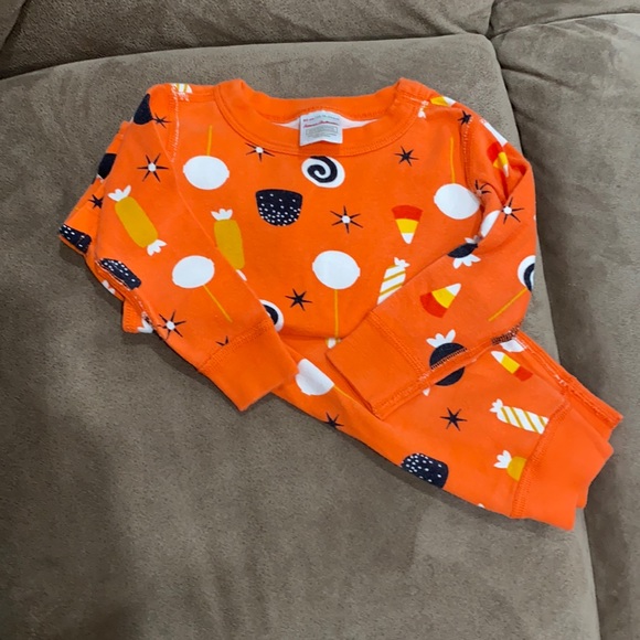 COPY - Hanna Andersson Halloween candy print pajamas - Picture 1 of 3
